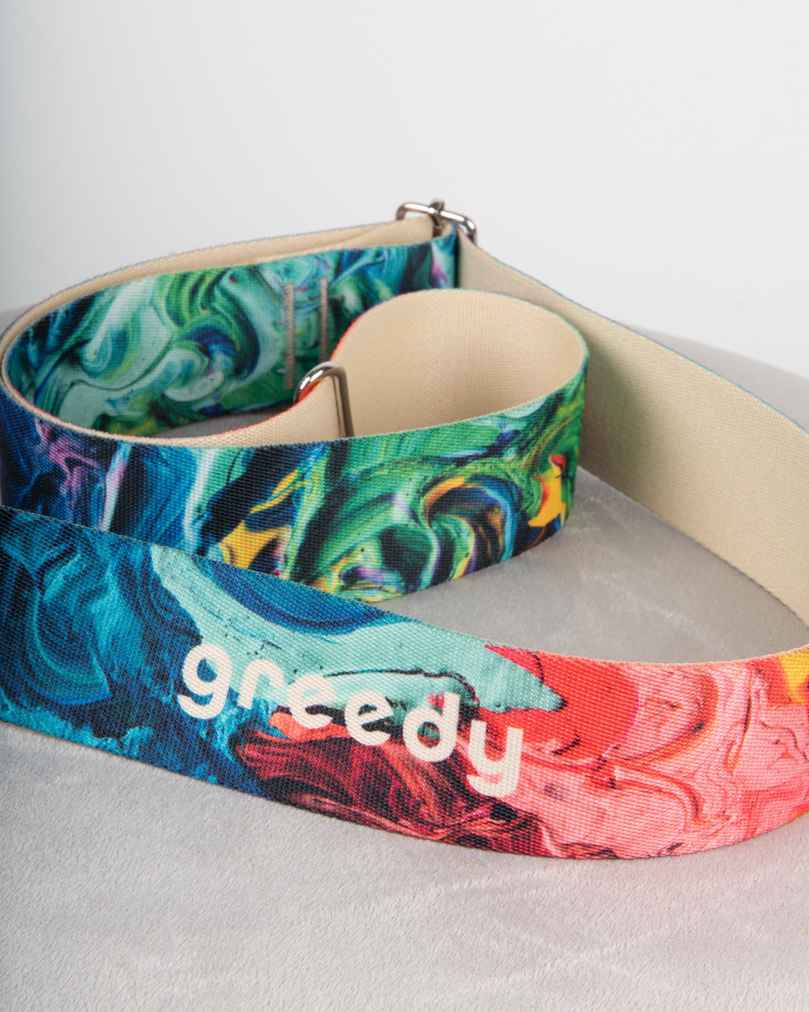 Farebný popruh na kabelku