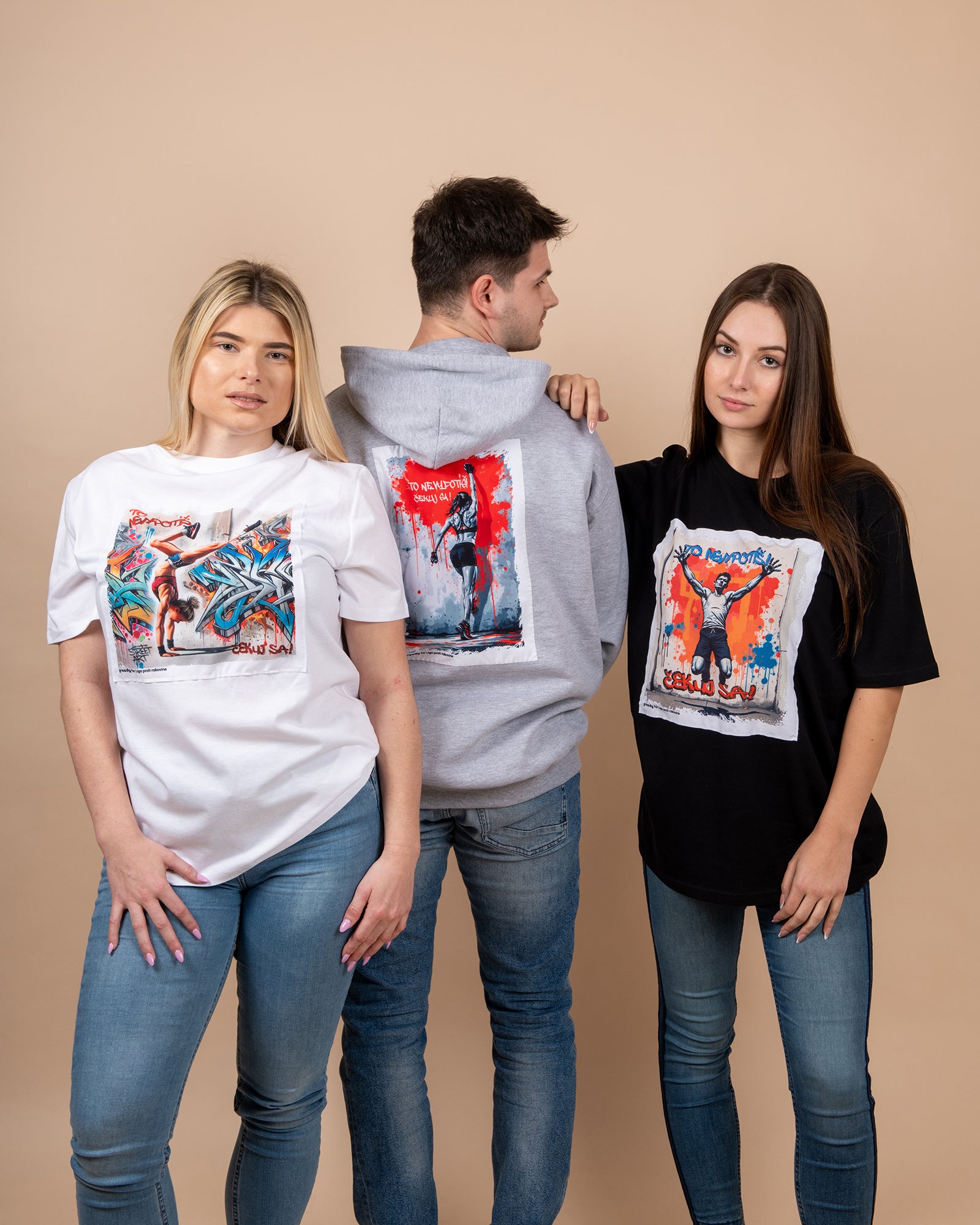 sivá mikina s grafikou