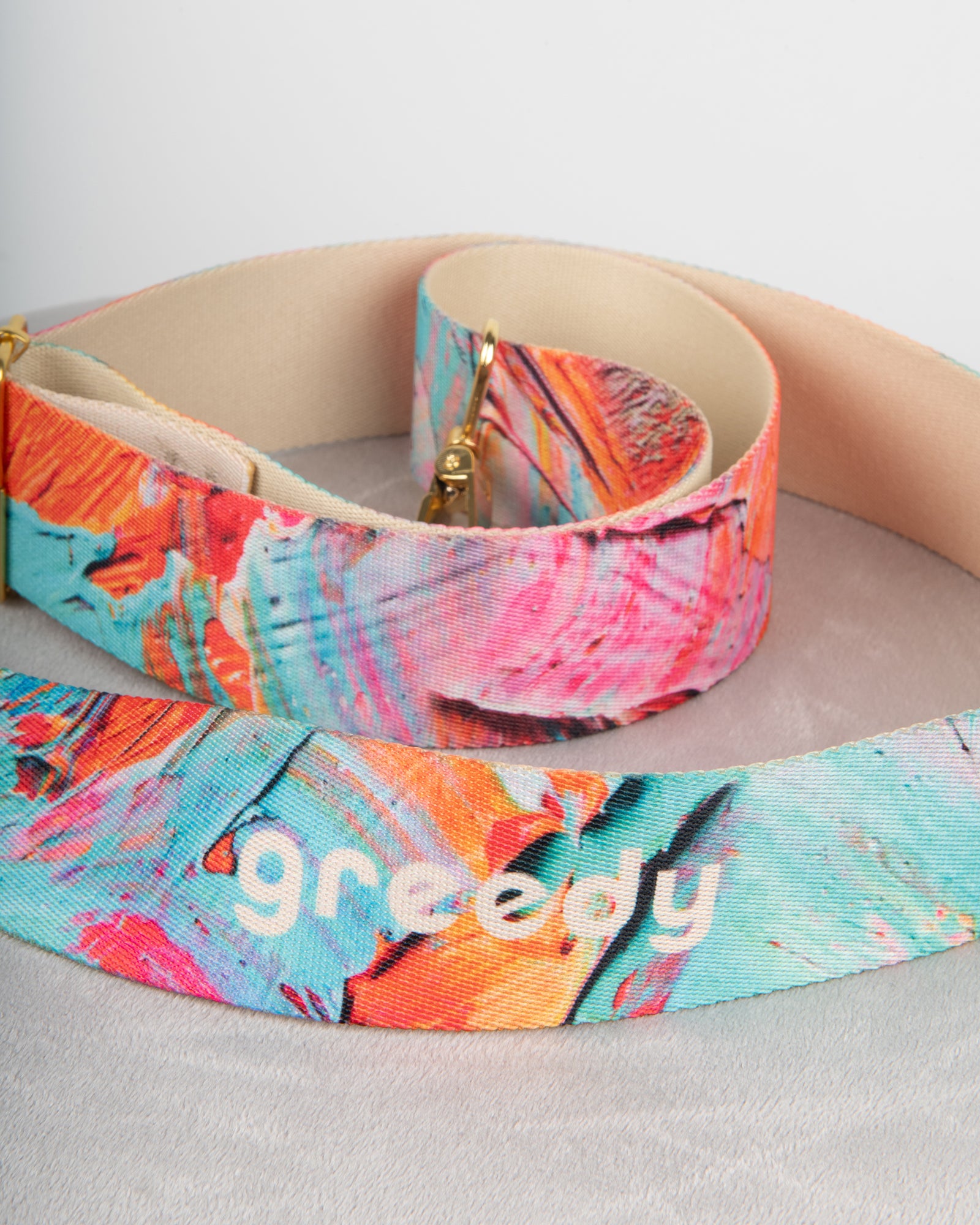 Farebný popruh na kabelku