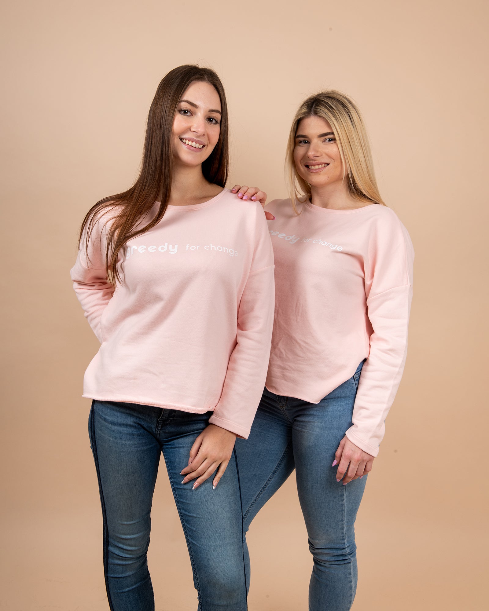 Mikina greedy for change